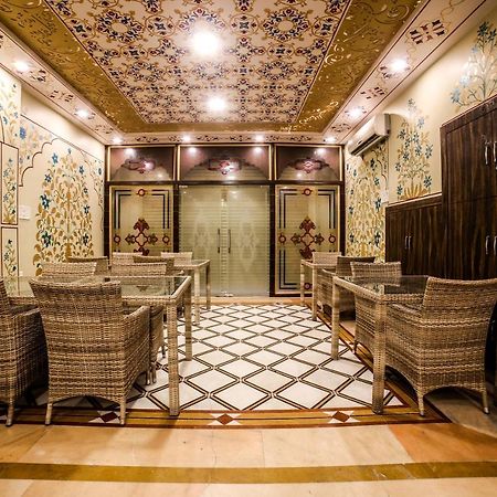Collection O 36316 Hotel White Palace Jaipur Bagian luar foto