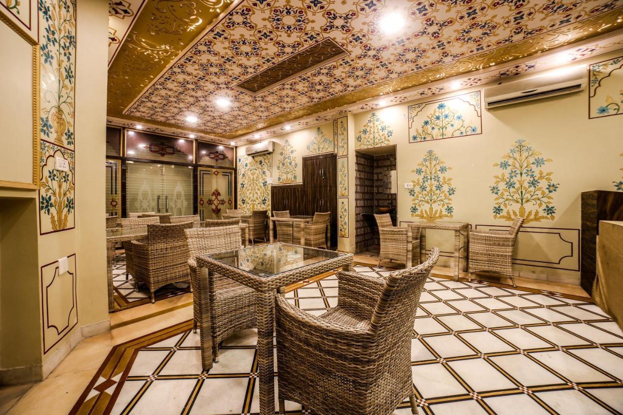 Collection O 36316 Hotel White Palace Jaipur Bagian luar foto